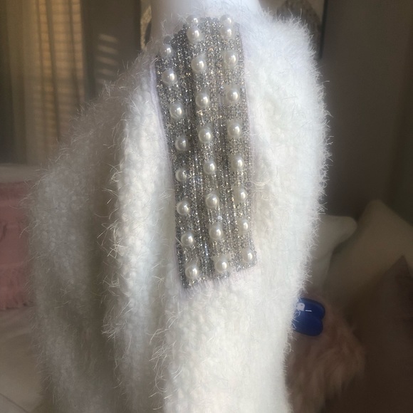 🍈Piperlime Ivory Pearl-embellished Gala Sweater - Picture 7 of 13